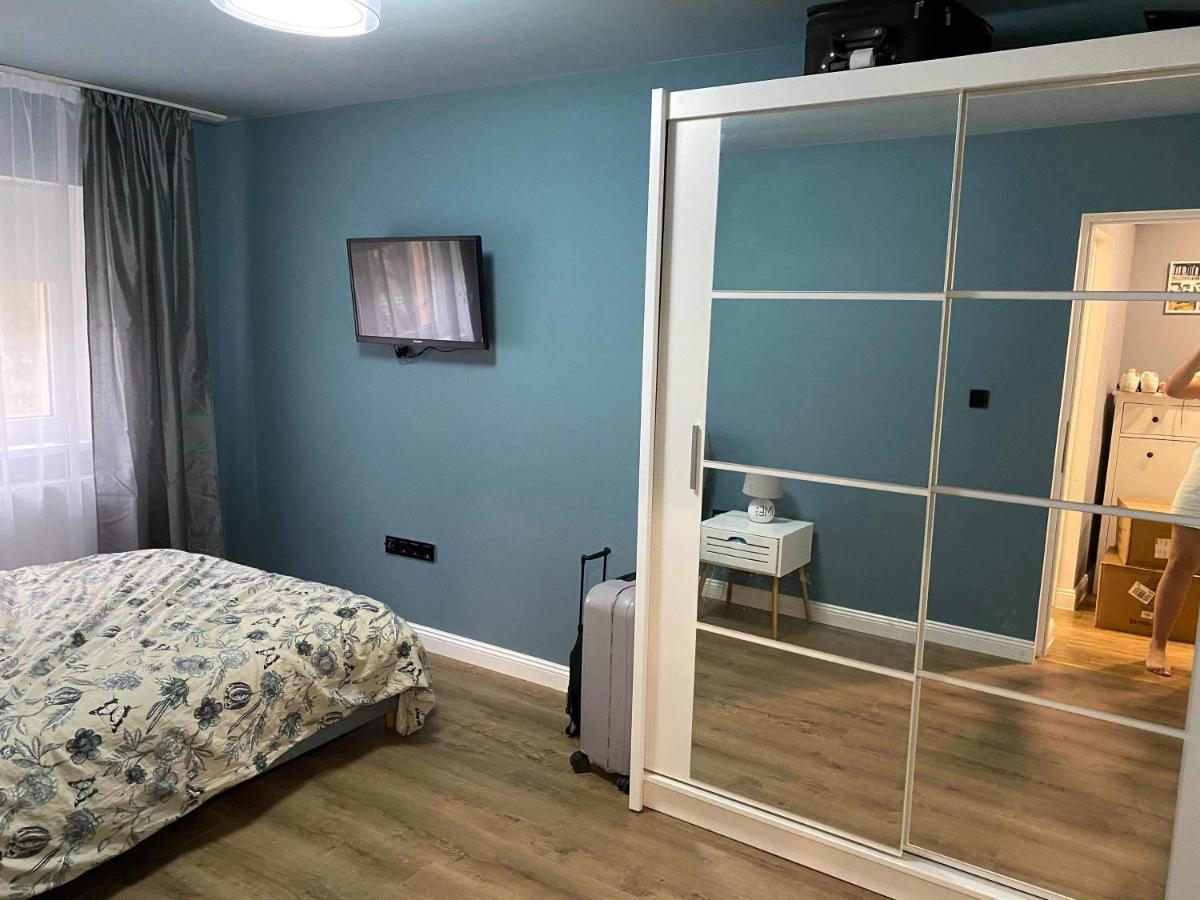 Edy Residence Миеркуря Чук Екстериор снимка