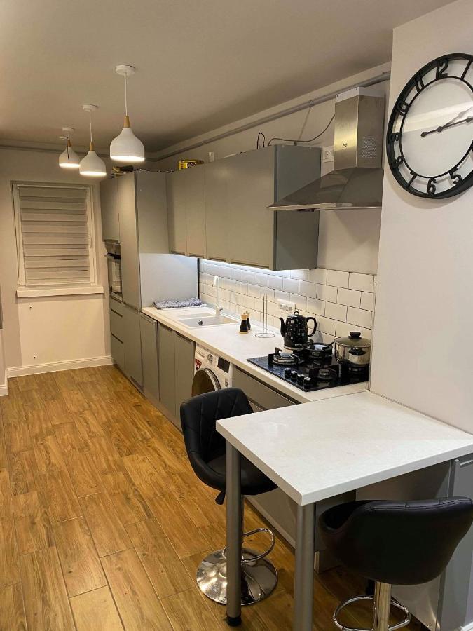 Edy Residence Миеркуря Чук Екстериор снимка